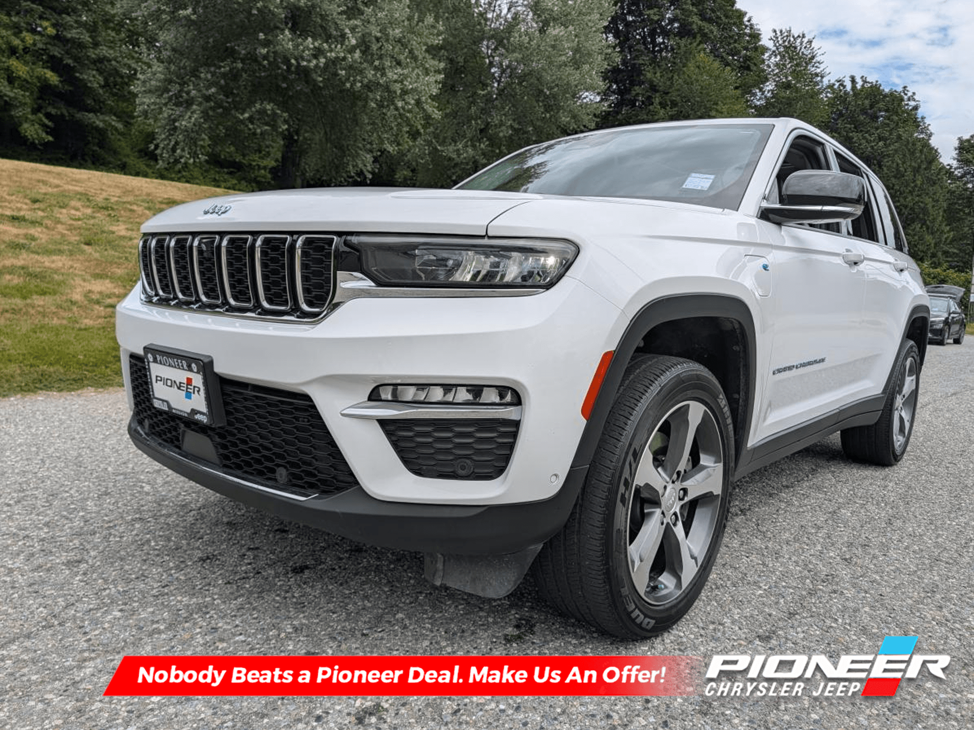 2023 Jeep Grand Cherokee 4xe Base Dual 10″ Displays w/ Nav — photo 1