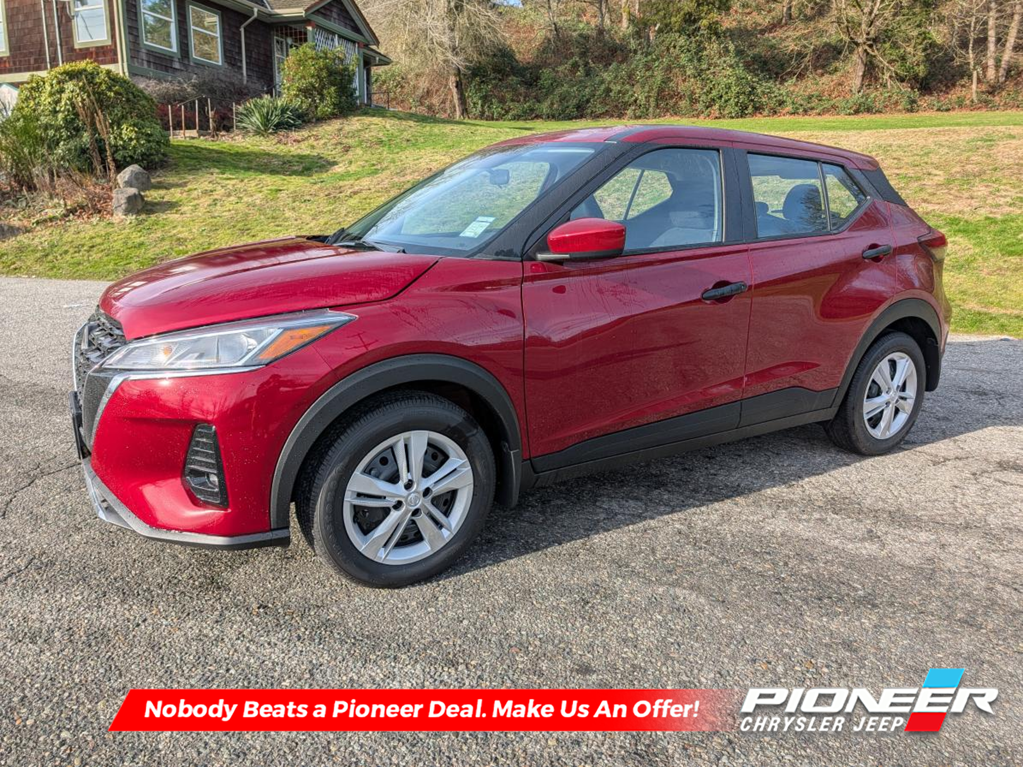 2025 Nissan Kicks Play S - Apple CarPlay - Android Auto — photo 1
