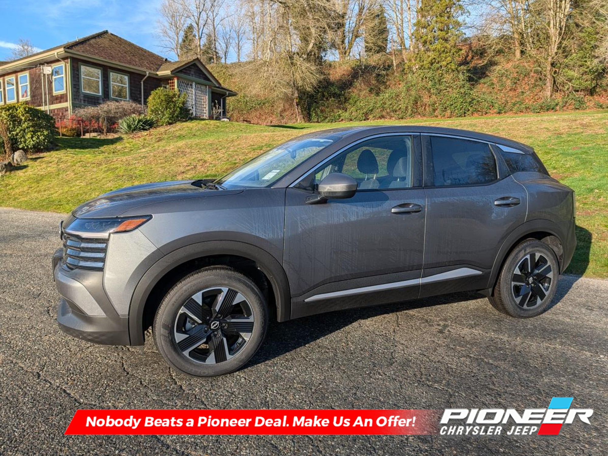 2025 Nissan Kicks SV 12.3" Screen, heated seats, low km