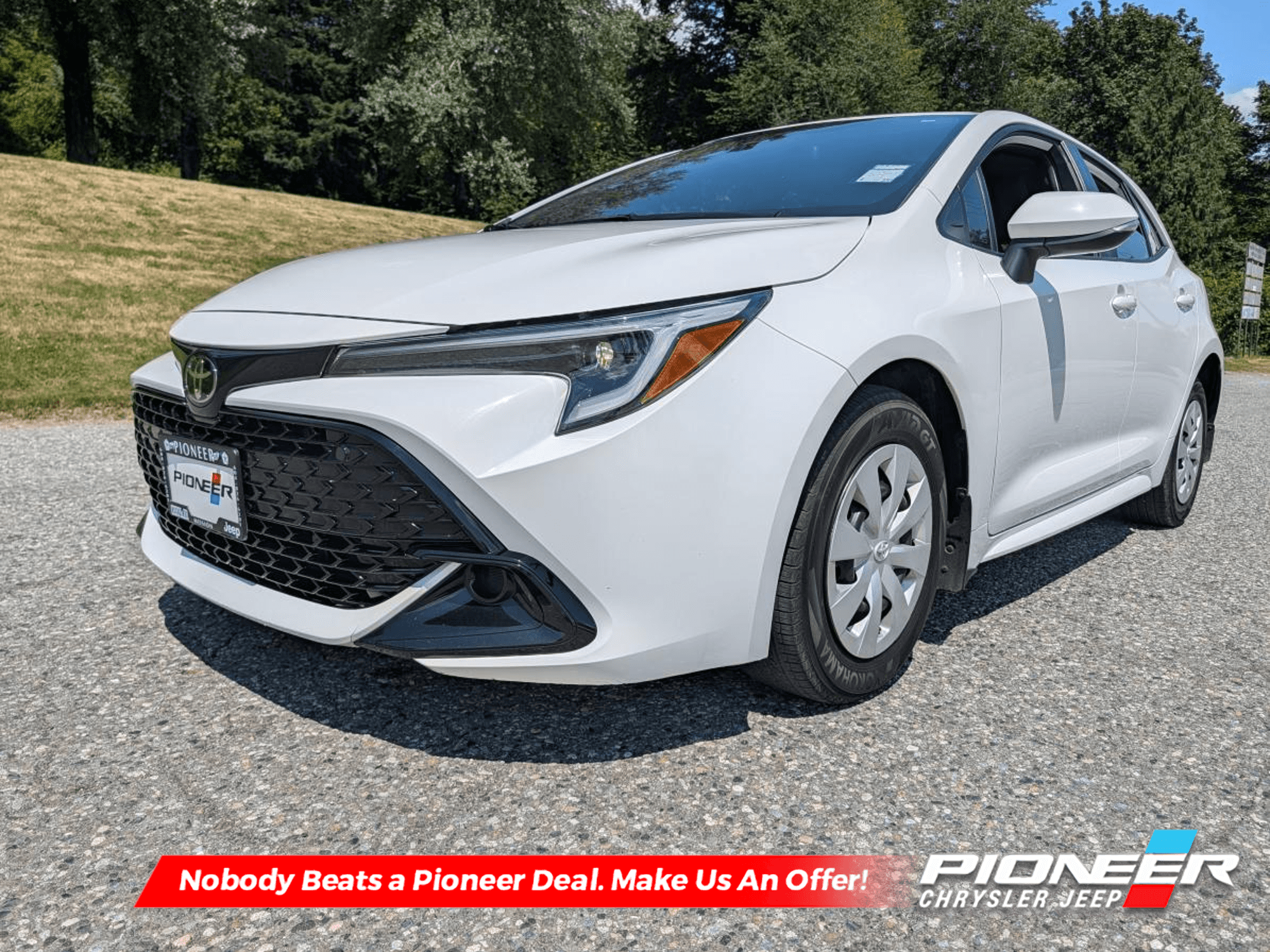 2024 Toyota Corolla Hatchback BASE — photo 1