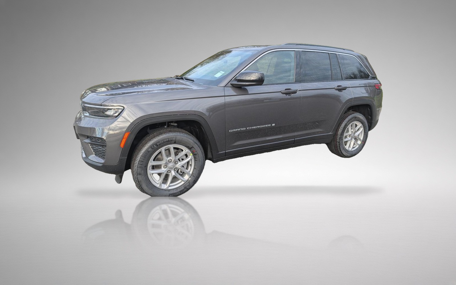 2025 Jeep Grand Cherokee Laredo - Low — photo 1
