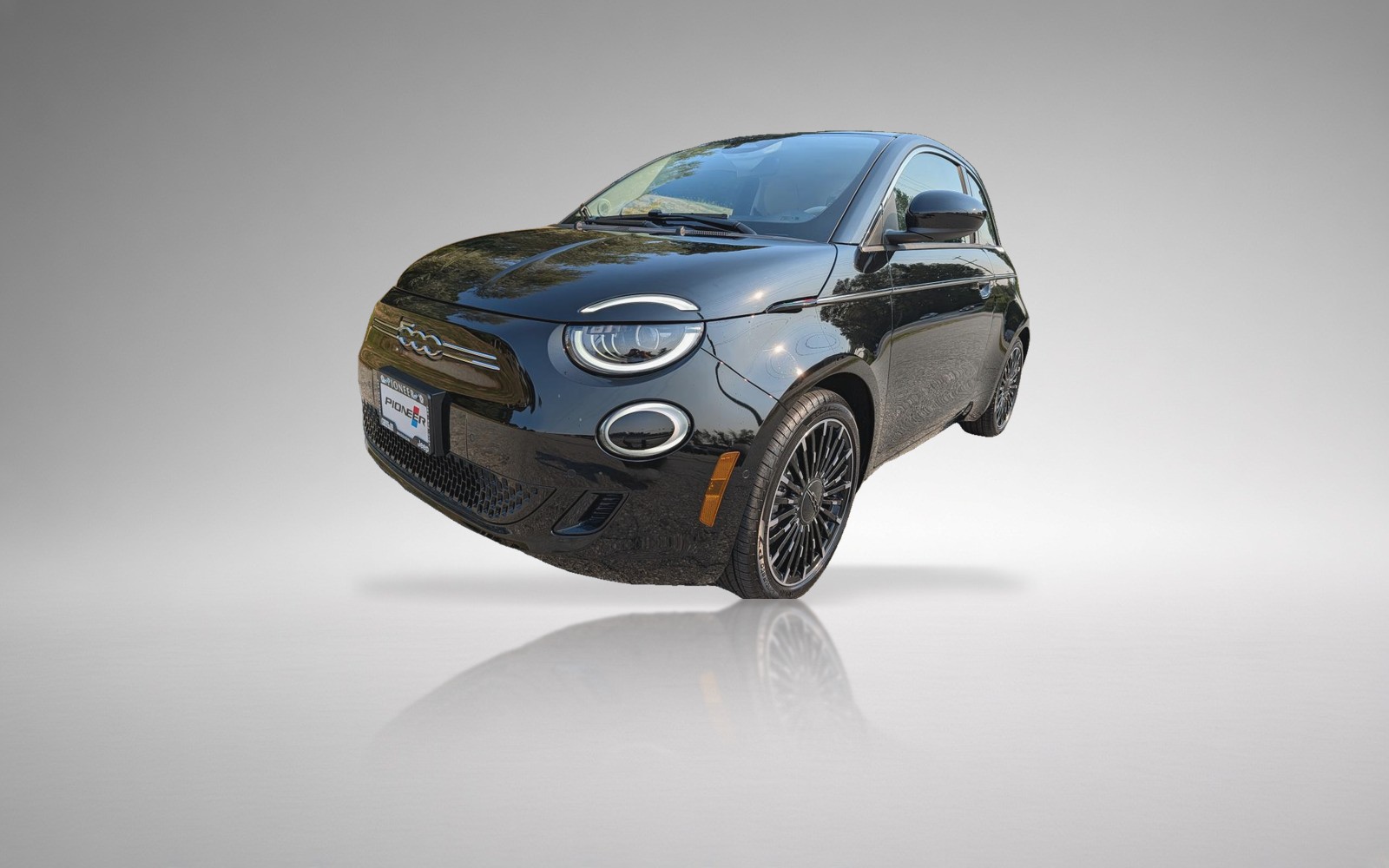 2026 Fiat 500e Icona — photo 1