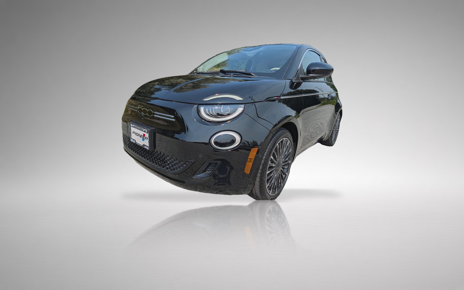 2026 Fiat 500e Icona — photo 1