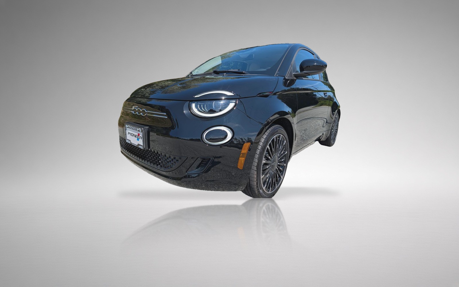 2026 Fiat 500e POP — photo 1