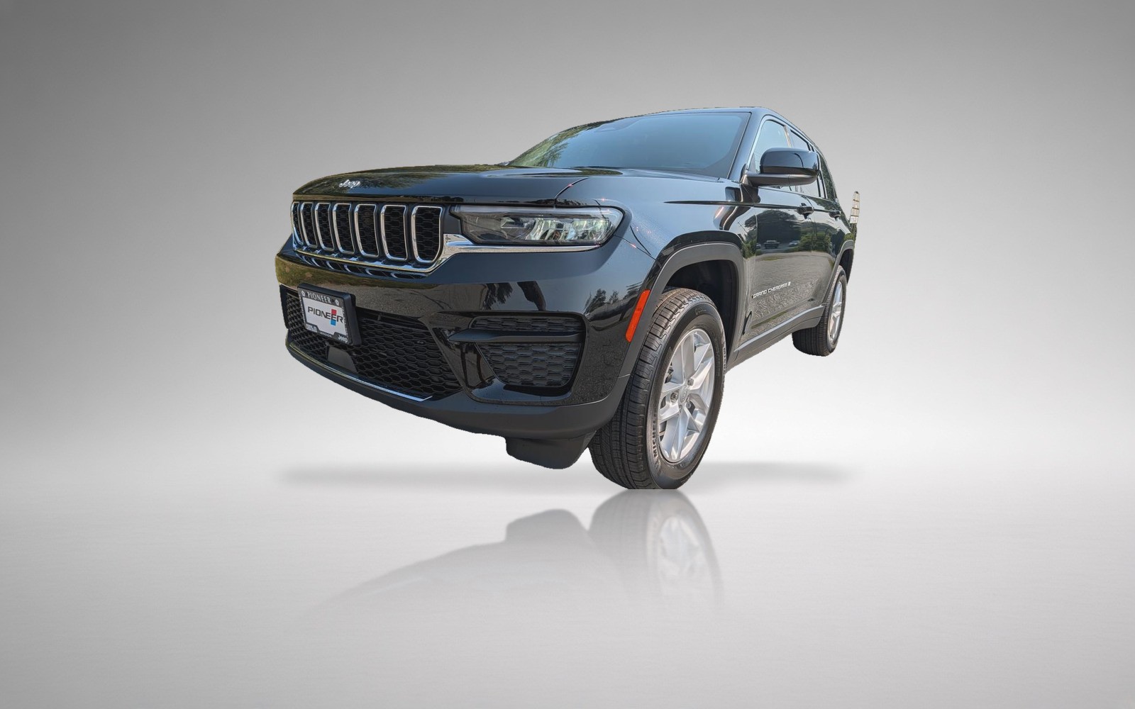 2026 Jeep Grand Cherokee Laredo X - Sunroof — photo 1