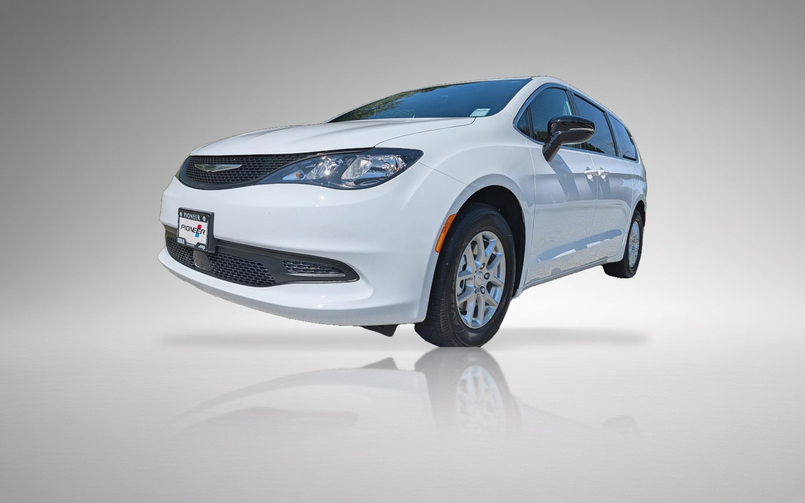 2027 Chrysler Grand Caravan SXT — photo 1