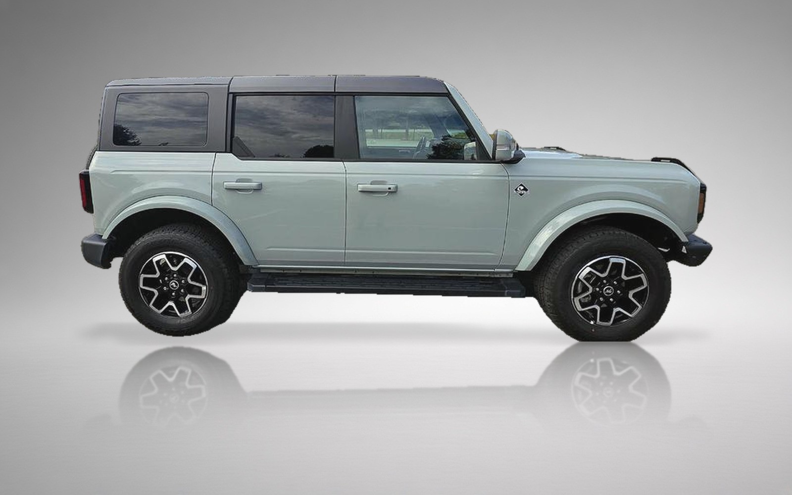 2024 Ford Bronco Outer Banks — photo 1