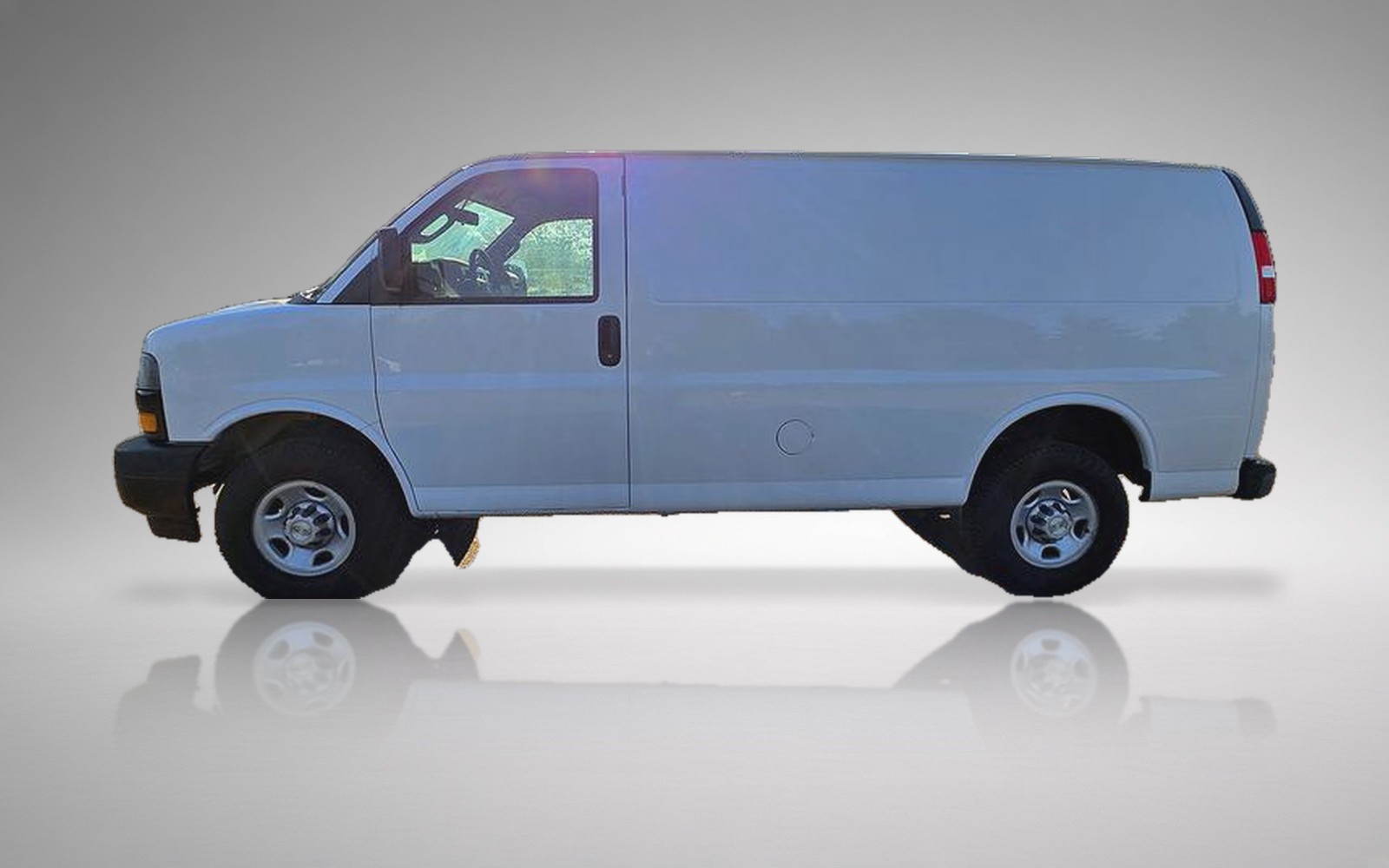 2023 Chevrolet Express Cargo Van 2500 135 — photo 1