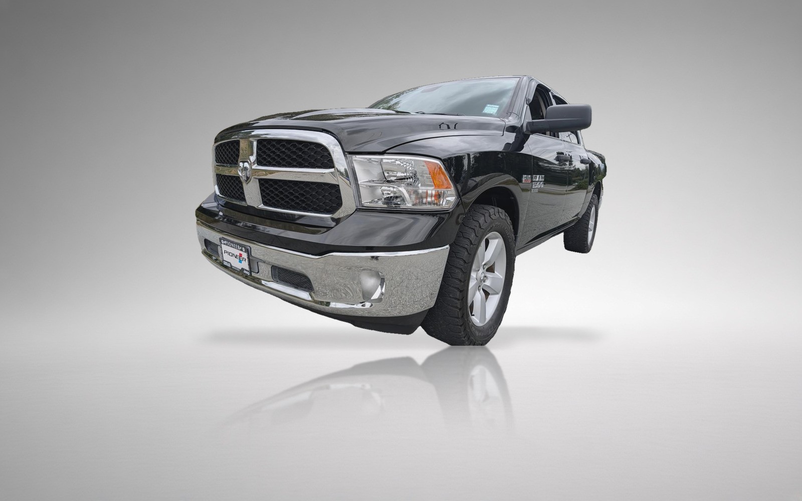 2024 RAM 1500 Classic Tradesman V8 | 4x4 — photo 1