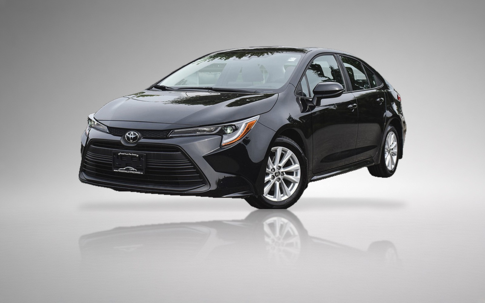 2025 Toyota Corolla LE — photo 1