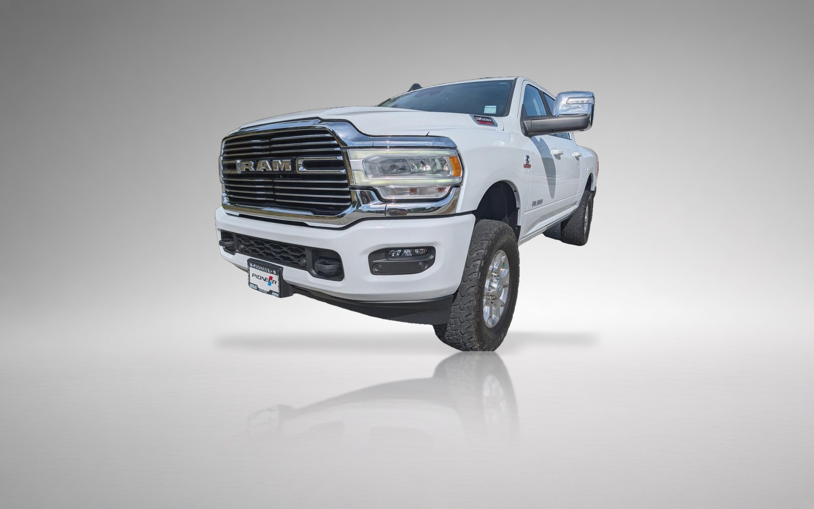 2024 RAM 3500 Laramie Cummins — photo 1