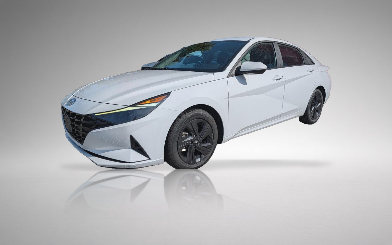 2022 Hyundai Elantra Preferred IVT w/Sun & Tech Package — photo 1