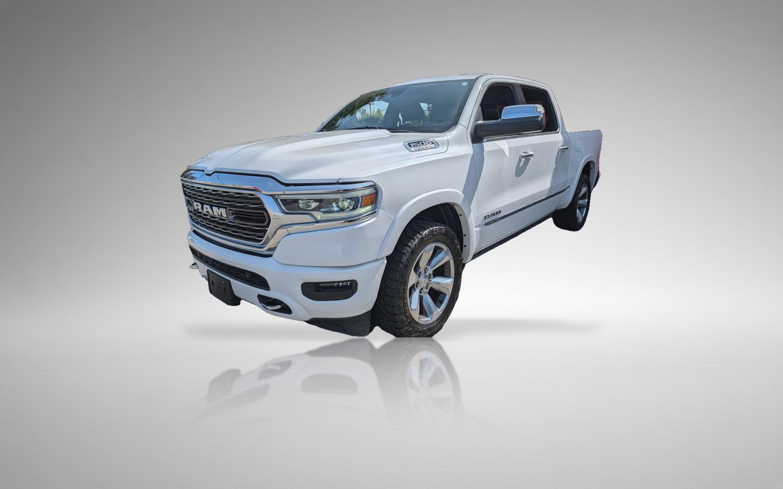 2019 RAM 1500 Limited 4x4 Crew Cab 5'7" Box — photo 1